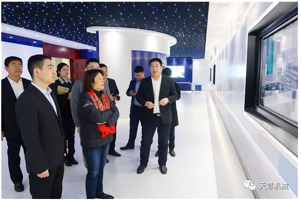 碧桂園集團(tuán)副總裁兼采購(gòu)中心總經(jīng)理?xiàng)铥惻d一行蒞臨天意參觀考察 碧桂園集團(tuán)副總裁兼采購(gòu)中心總經(jīng)理?xiàng)铥惻d一行蒞臨天意參觀考察