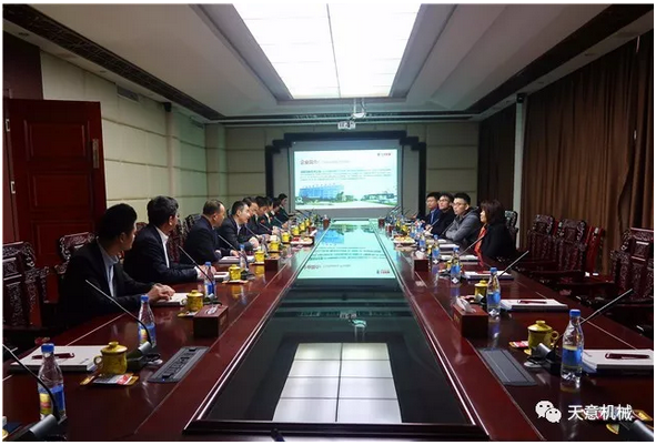 碧桂園集團(tuán)副總裁兼采購(gòu)中心總經(jīng)理?xiàng)铥惻d一行蒞臨天意參觀考察 碧桂園集團(tuán)副總裁兼采購(gòu)中心總經(jīng)理?xiàng)铥惻d一行蒞臨天意參觀考察